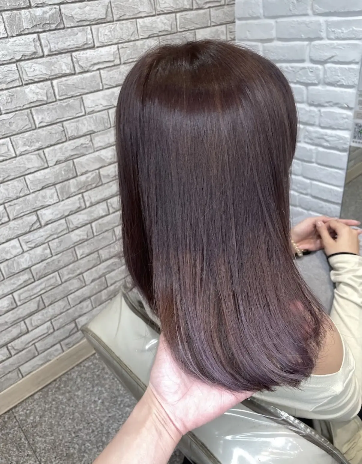 顏小姐