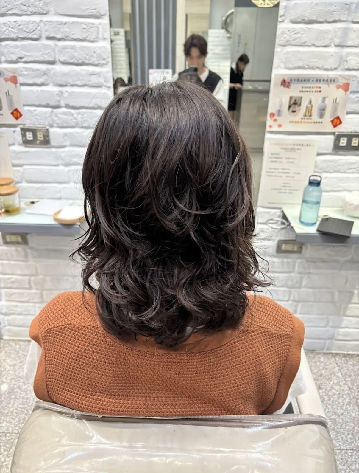 黃小姐